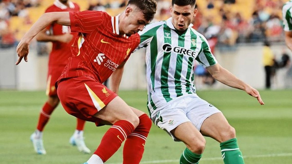 Na estreia de Arne Slot, Liverpool vence amistoso contra o Betis Na estreia de Arne Slot, Liverpool vence amistoso contra o Betis