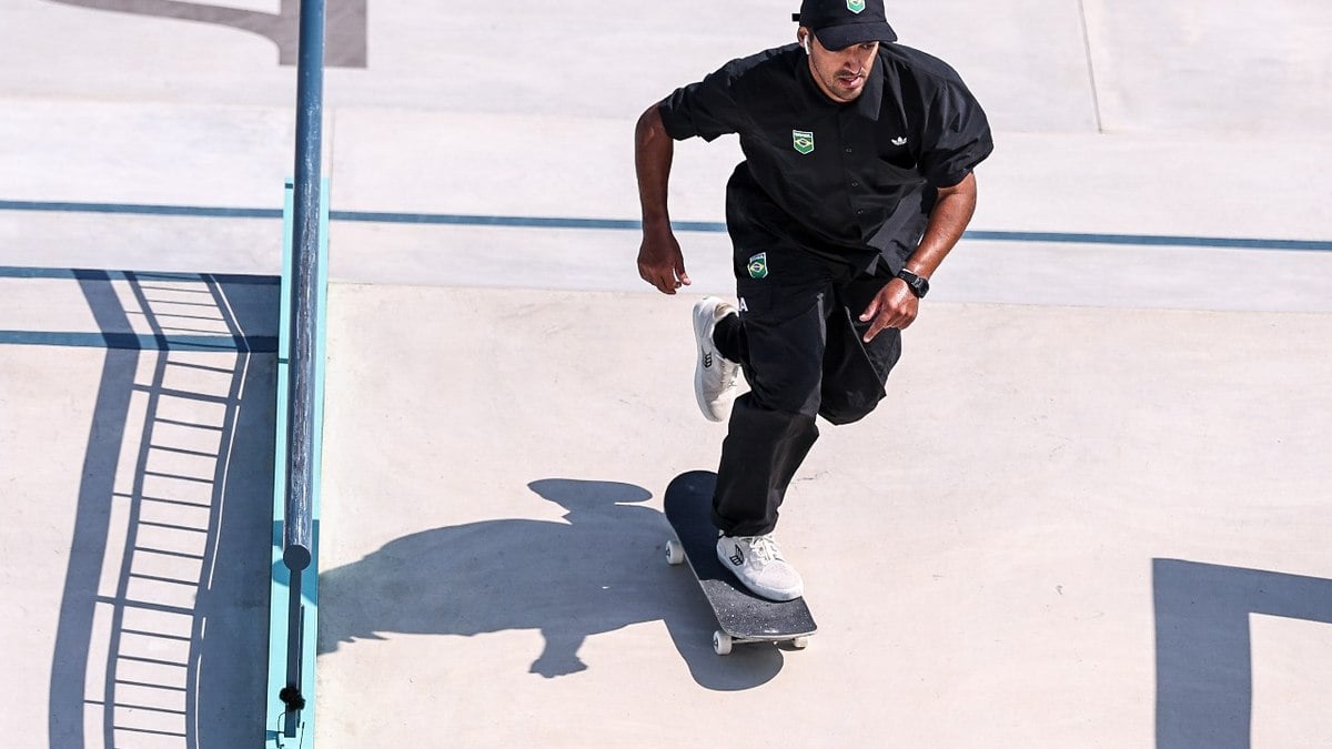 Kelvin Hoefler brilha, mas fica fora do pódio no skate street Kelvin Hoefler brilha, mas fica fora do pódio no skate street