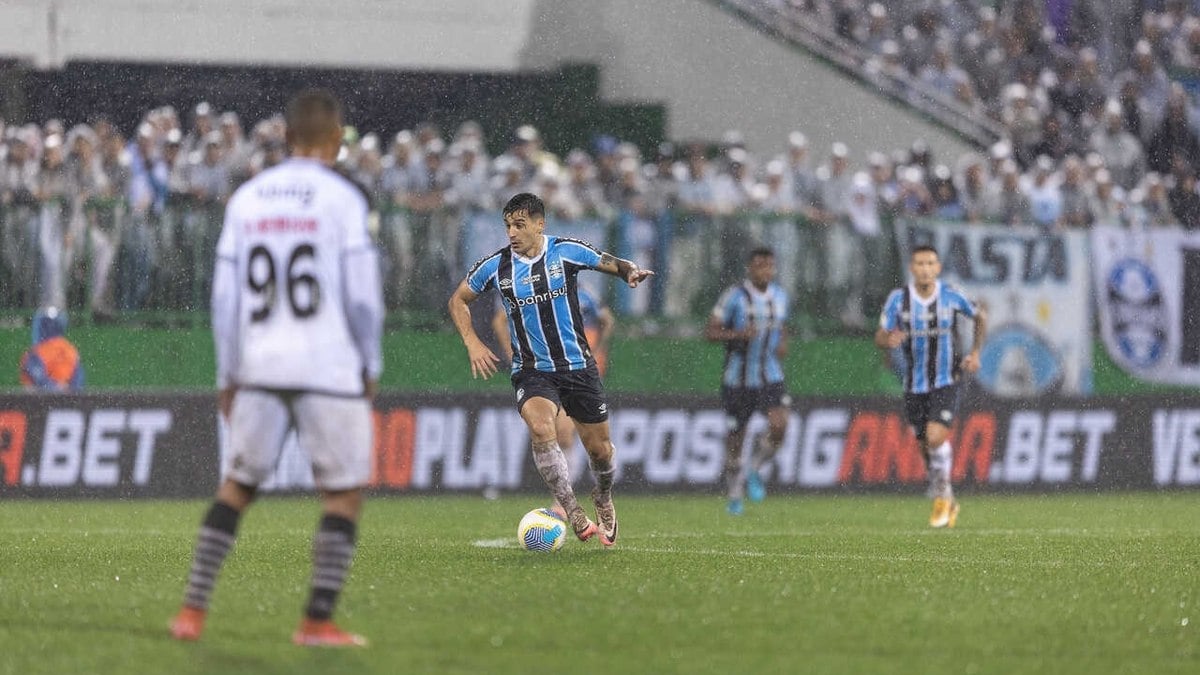 Vasco perde titular suspenso para próxima rodada do BR-24 Vasco perde titular suspenso para próxima rodada do BR-24
