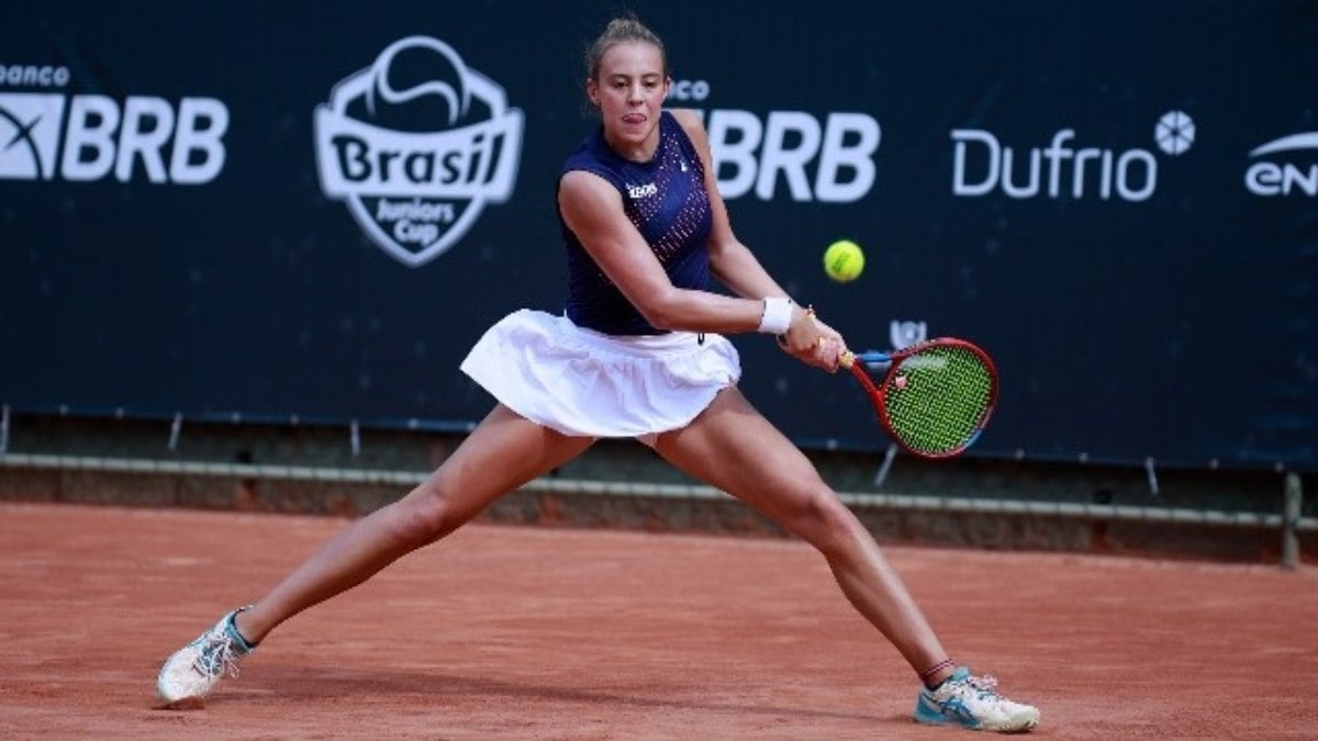 Olivia Carneiro e Gustavo Almeida vencem nas duplas em Wimbledon juvenil