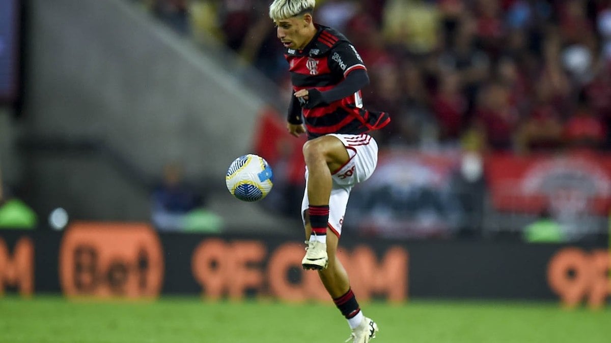 Werton se despede do Flamengo e é anunciado pelo Leixões; veja valores Werton se despede do Flamengo e é anunciado pelo Leixões; veja valores