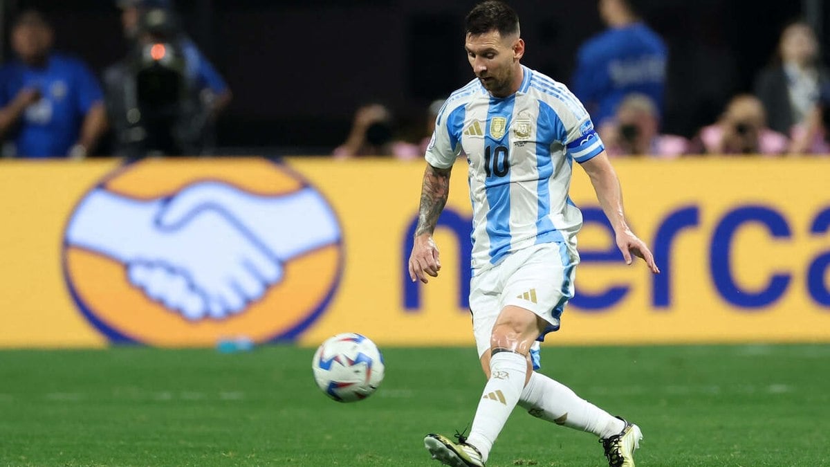 Messi se torna o segundo maior artilheiro por seleções Messi se torna o segundo maior artilheiro por seleções