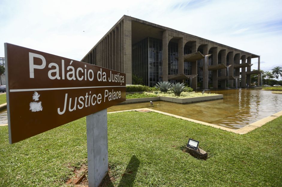 Ministério usa padrão europeu para regulamentar transparência de dados em redes Ministério usa padrão europeu para regulamentar transparência de dados em redes
