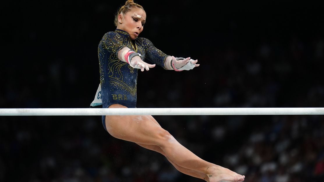 Paris 2024: Flávia Saraiva se machuca após queda durante aquecimento Paris 2024: Flávia Saraiva se machuca após queda durante aquecimento