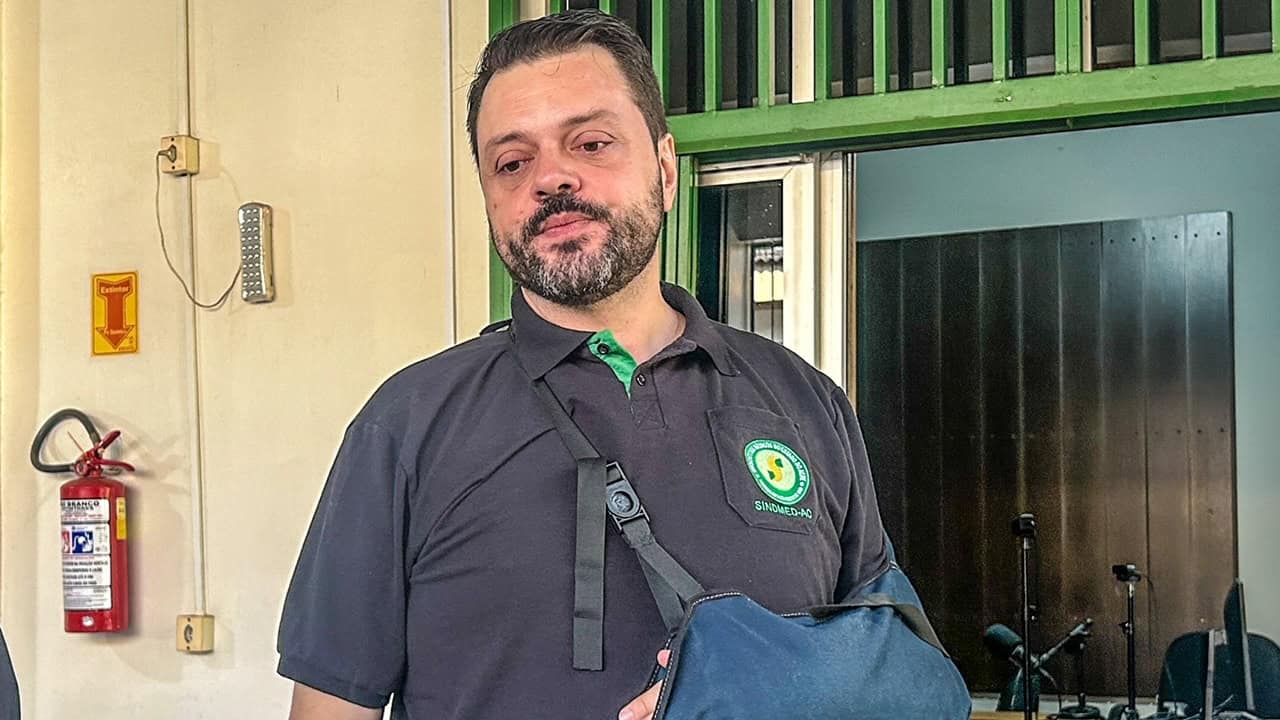 Médicos em greve denunciam suposto assédio de chefes e diretores da Sesacre Médicos em greve denunciam suposto assédio de chefes e diretores da Sesacre