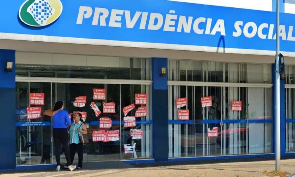Servidores do INSS seguem em greve com 85% de adesão Servidores do INSS seguem em greve com 85% de adesão