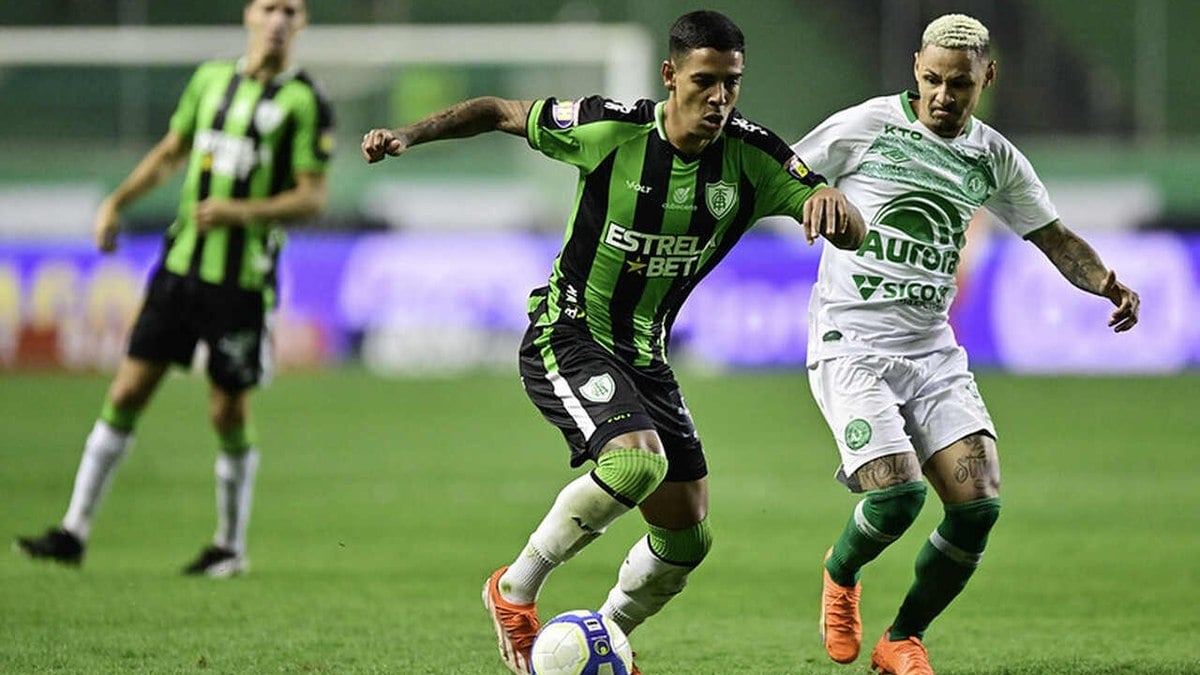 Protestos marcam empate do América-MG, que segue fora do G4, com a Chape Protestos marcam empate do América-MG, que segue fora do G4, com a Chape