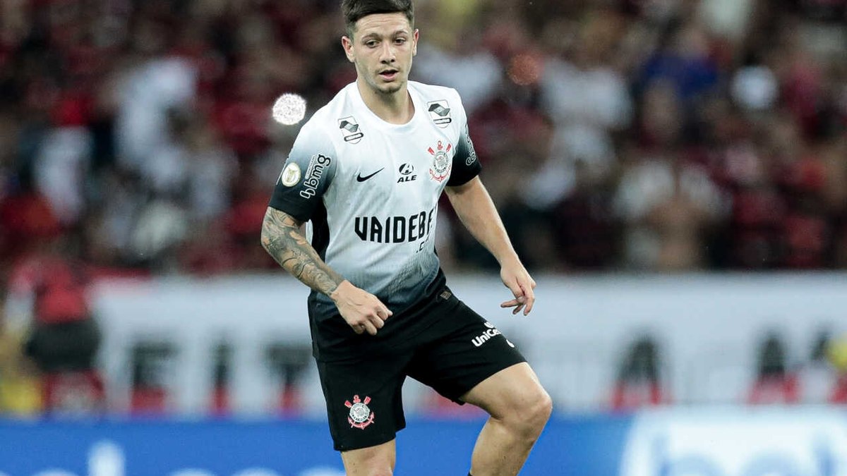 Corinthians renova contrato de meia e aumenta salário Corinthians renova contrato de meia e aumenta salário