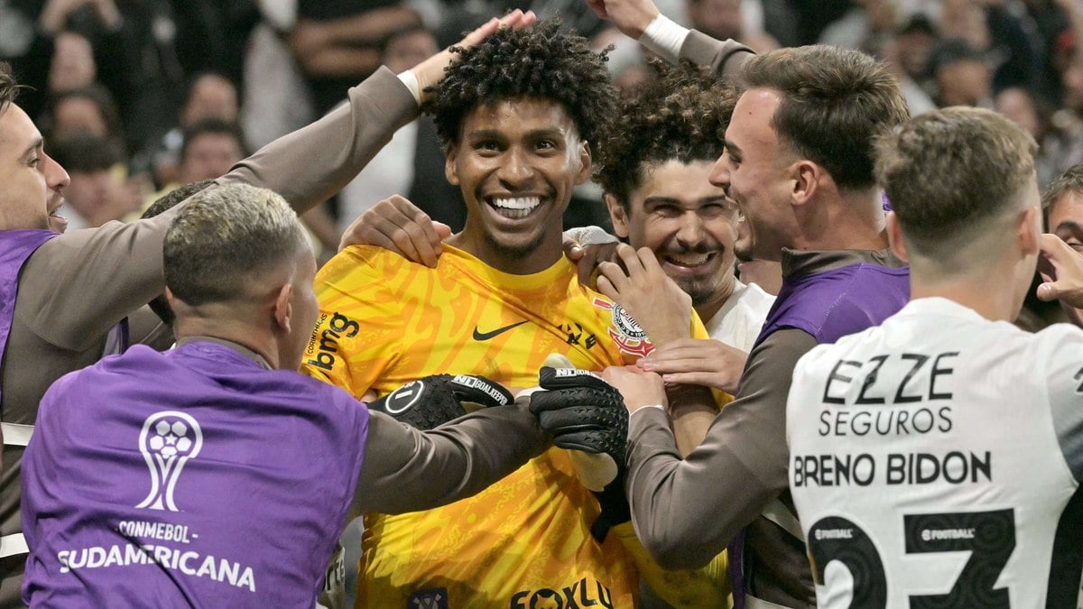 Hugo Souza dá show, Corinthians bate Bragantino nos pênaltis e avança às quartas da Sula Hugo Souza dá show, Corinthians bate Bragantino nos pênaltis e avança às quartas da Sula