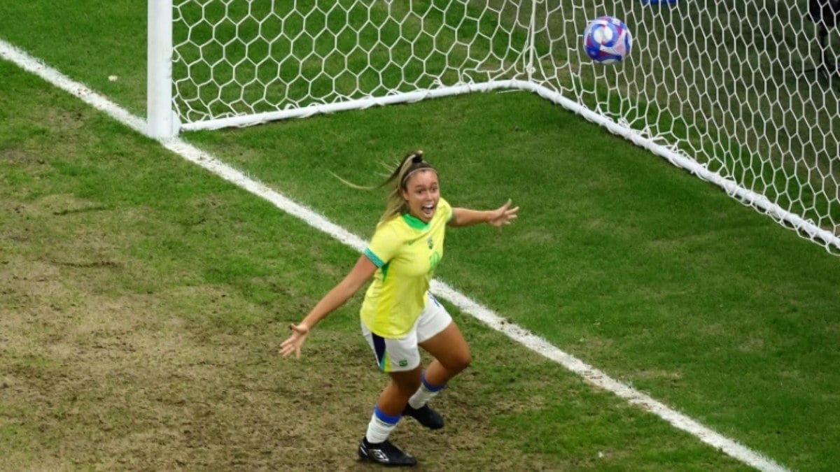 Brasil vence Espanha (4-2) e vai enfrentar EUA na final olímpica do futebol feminino Brasil vence Espanha (4-2) e vai enfrentar EUA na final olímpica do futebol feminino