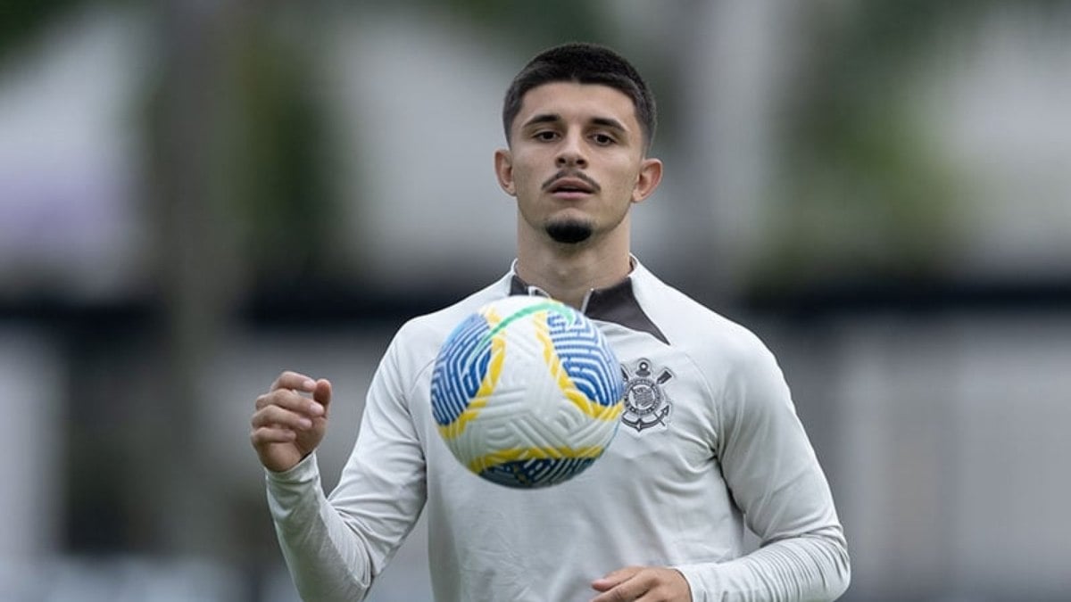 Ajax demonstra interesse em promessa do Corinthians Ajax demonstra interesse em promessa do Corinthians