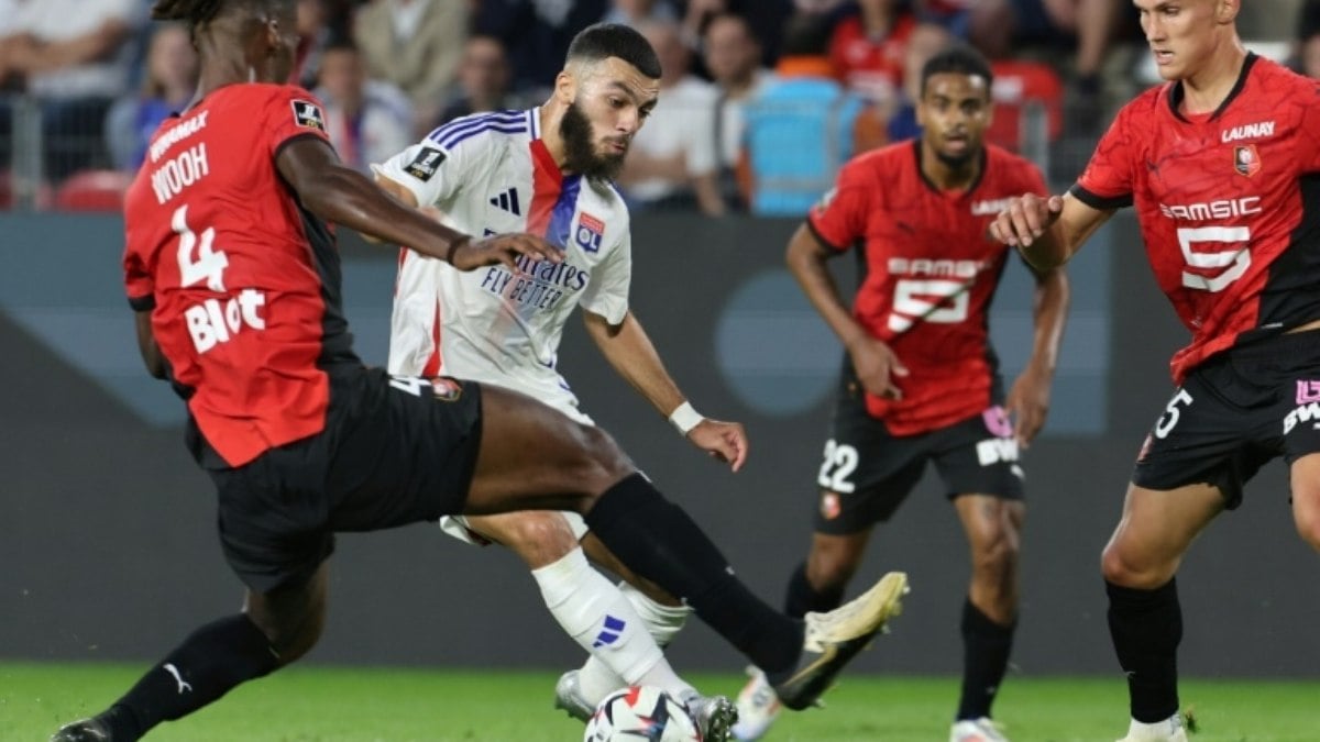 Lyon e Nice decepcionam e estreiam com derrota no Campeonato Francês Lyon e Nice decepcionam e estreiam com derrota no Campeonato Francês