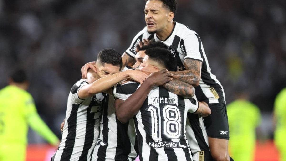 Em jogo equilibrado, Botafogo vence Palmeiras e sai na frente na Libertadores Em jogo equilibrado, Botafogo vence Palmeiras e sai na frente na Libertadores