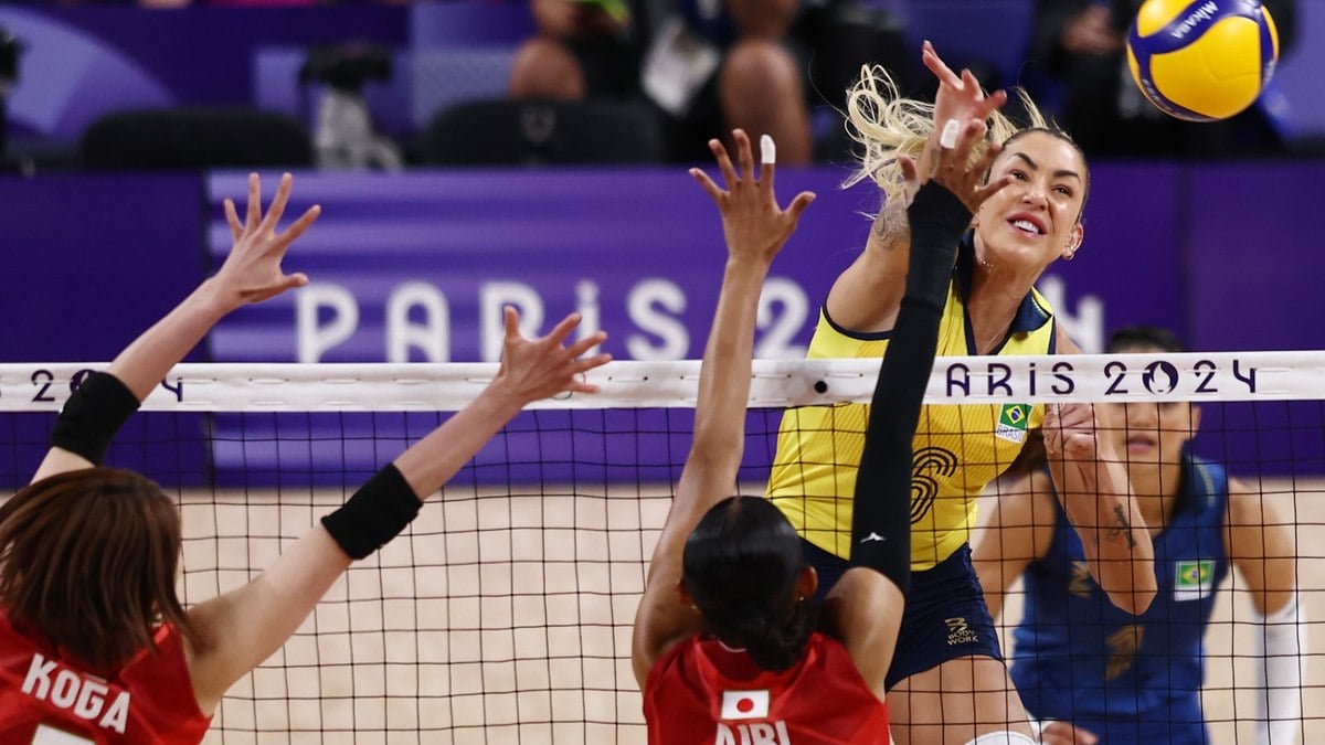 Brasil atropela Japão no vôlei feminino e garante vaga na próxima fase Brasil atropela Japão no vôlei feminino e garante vaga na próxima fase