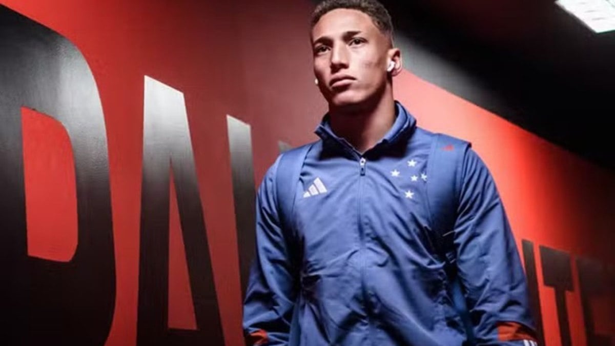 Cruzeiro negocia atacante para clube europeu Cruzeiro negocia atacante para clube europeu