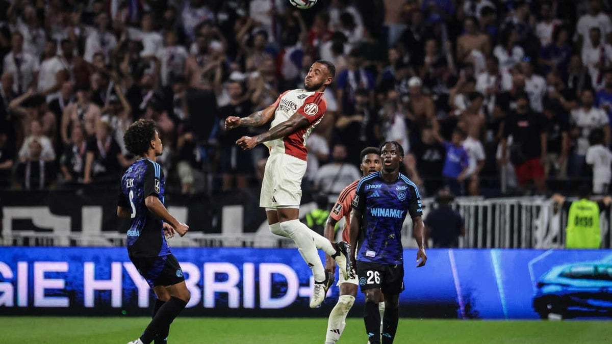 Lyon bate Strasbourg em virada emocionante e conquista primeira vitória Lyon bate Strasbourg em virada emocionante e conquista primeira vitória