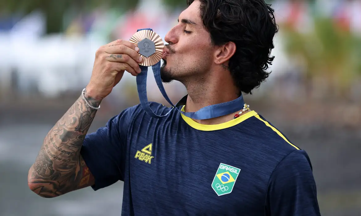 Jogos de Paris: Medina garante bronze para o Brasil no surfe masculino Jogos de Paris: Medina garante bronze para o Brasil no surfe masculino