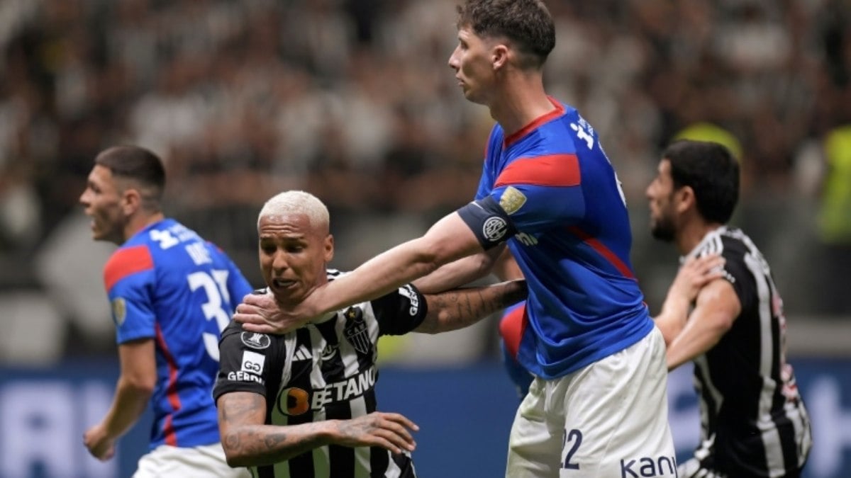 Atlético-MG vence San Lorenzo (1-0) e avança às quartas da Libertadores Atlético-MG vence San Lorenzo (1-0) e avança às quartas da Libertadores
