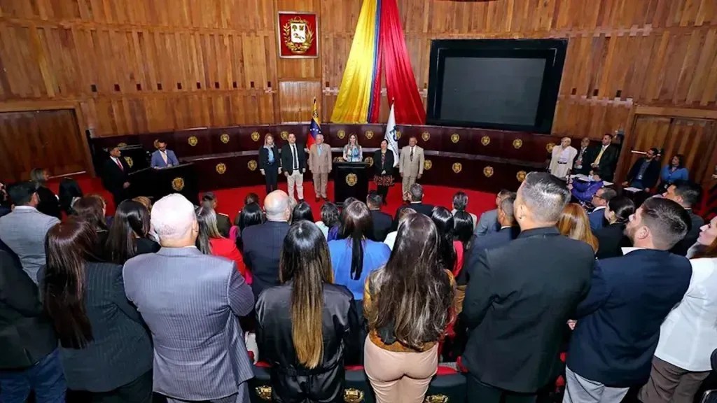 Justiça da Venezuela inicia investigação das atas da eleição presidencial Justiça da Venezuela inicia investigação das atas da eleição presidencial