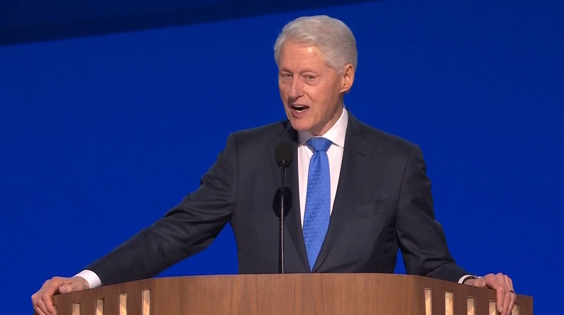 Lula conversa com Bill Clinton por telefone e elogia discurso do ex-presidente na convenção Democrata Lula conversa com Bill Clinton por telefone e elogia discurso do ex-presidente na convenção Democrata