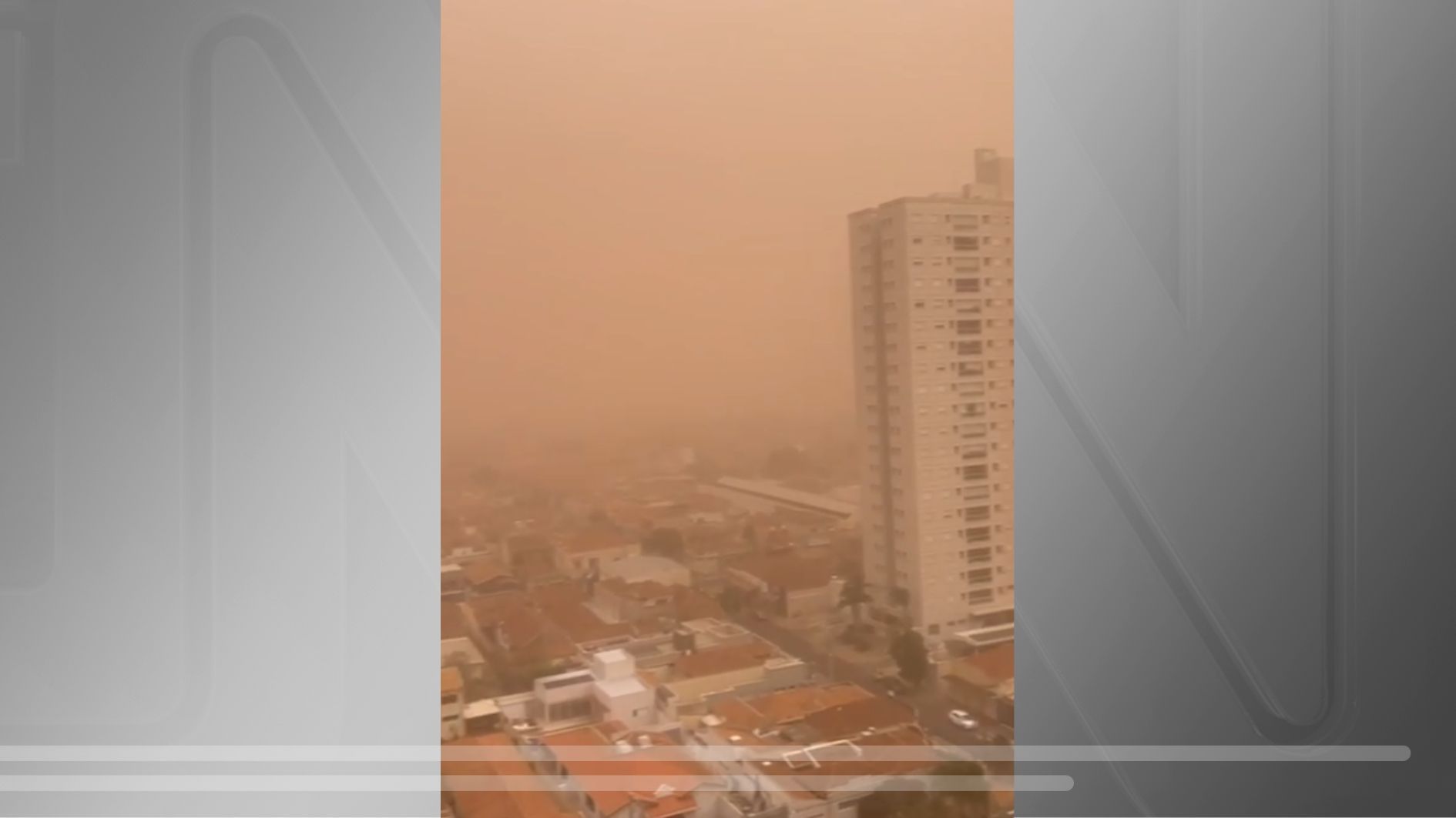 Nuvem de fumaça encobre cidades do interior de SP pelo segundo dia Nuvem de fumaça encobre cidades do interior de SP pelo segundo dia