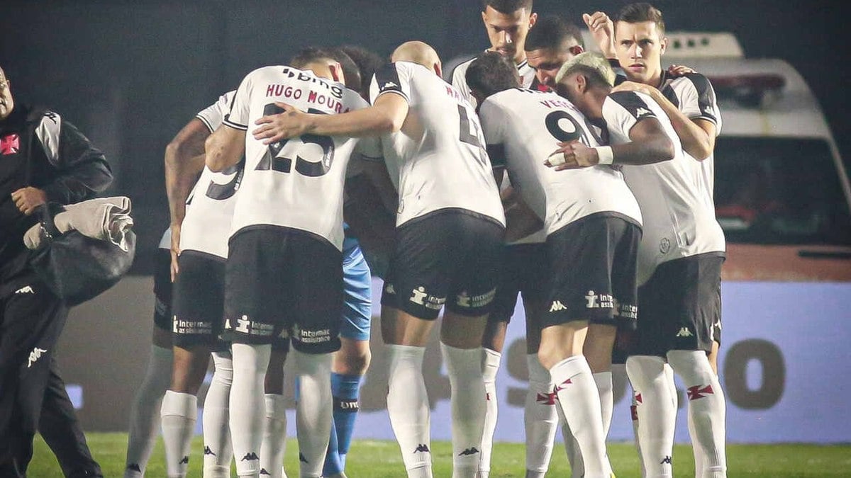 Vegetti é decisivo, e Vasco vence Athletico-PR em São Januário Vegetti é decisivo, e Vasco vence Athletico-PR em São Januário