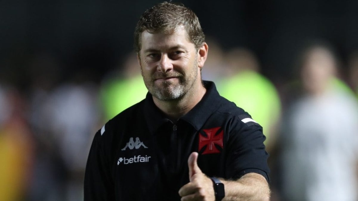 Rafael Paiva elogia atuação do Vasco após vitória: ‘Postura completamente diferente’ Rafael Paiva elogia atuação do Vasco após vitória: ‘Postura completamente diferente’