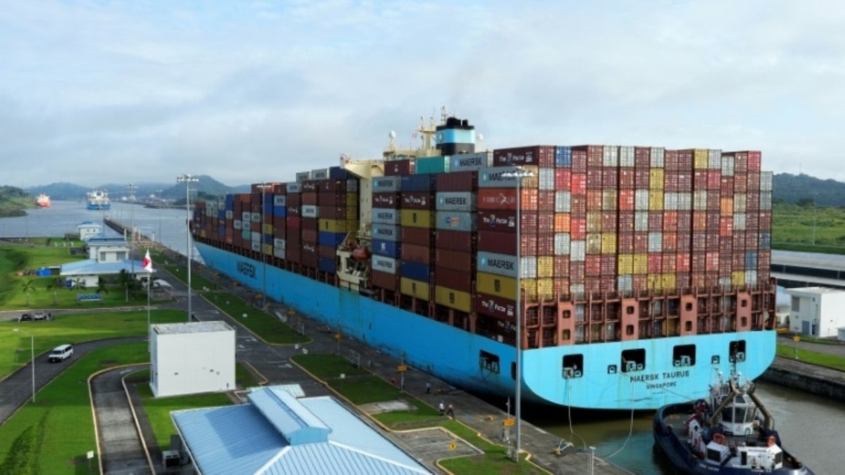 Navio com mais de 17 mil contêineres quebra recorde no Canal do Panamá Navio com mais de 17 mil contêineres quebra recorde no Canal do Panamá