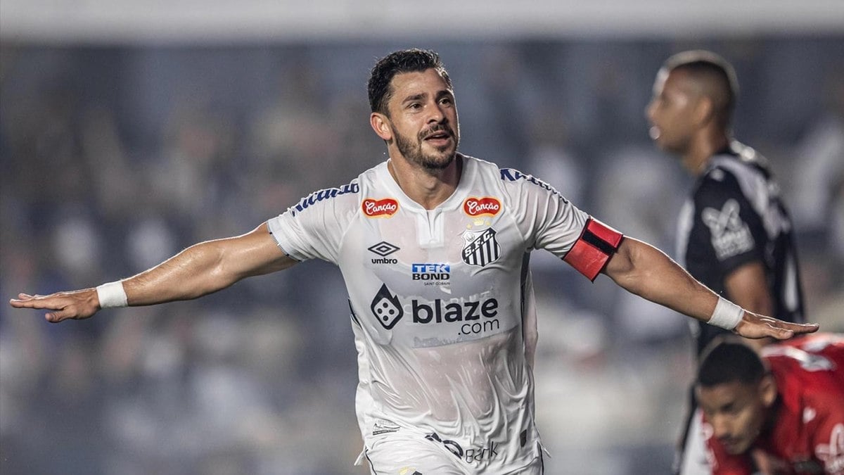 Santos cede empate para a Ponte nos acréscimos Santos cede empate para a Ponte nos acréscimos