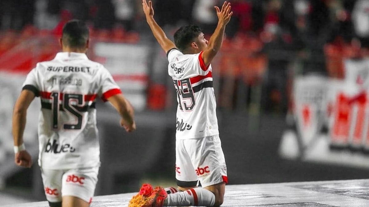 Autores dos gols, Erick e William Gomes exaltam elenco do São Paulo Autores dos gols, Erick e William Gomes exaltam elenco do São Paulo