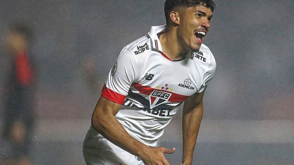 Atleta da base abre o placar em vitória do São Paulo Atleta da base abre o placar em vitória do São Paulo