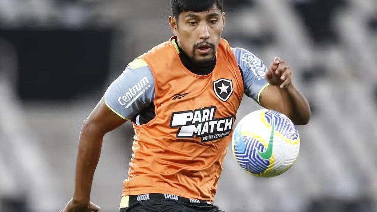 Botafogo empresta Segovia para equipe da Série B no Brasil Botafogo empresta Segovia para equipe da Série B no Brasil