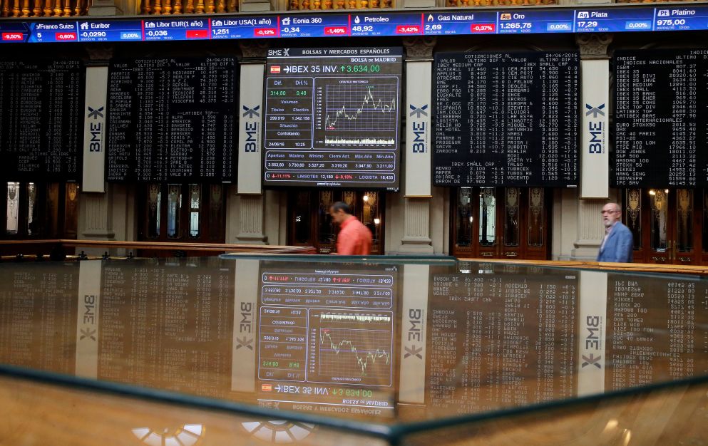 Incerteza com economia dos EUA se dissemina e ações caem pelo mundo Incerteza com economia dos EUA se dissemina e ações caem pelo mundo