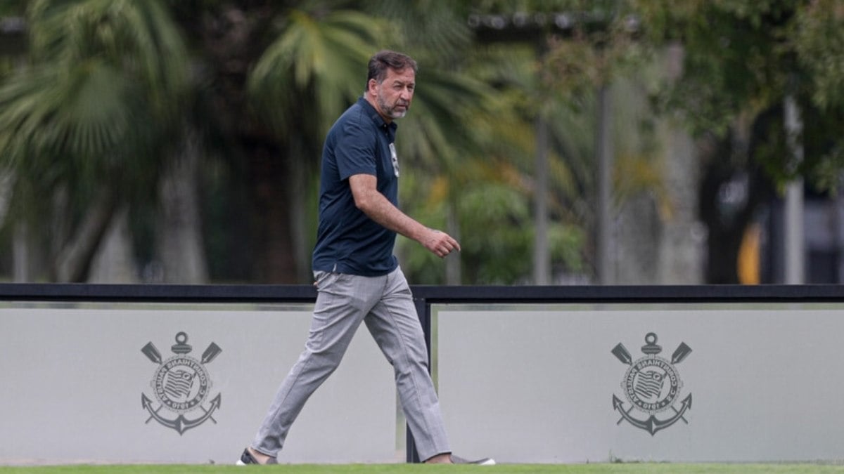 Corinthians tem mais R$ 9,7 milhões bloqueados por dívida com agente Corinthians tem mais R$ 9,7 milhões bloqueados por dívida com agente