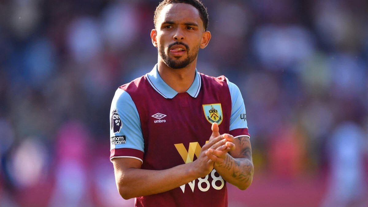 Botafogo acerta contratação de Vitinho, do Burnley Botafogo acerta contratação de Vitinho, do Burnley