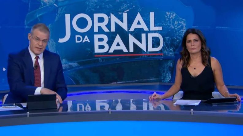 Adriana Araújo passa mal ao vivo e é substituída no Jornal da Band por Paloma Tocci – ac24horas.com Adriana Araújo passa mal ao vivo e é substituída no Jornal da Band por Paloma Tocci – ac24horas.com