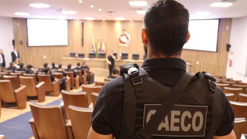 Veículo de luxo e drogas são apreendidas durante operação do MP-RO Veículo de luxo e drogas são apreendidas durante operação do MP-RO