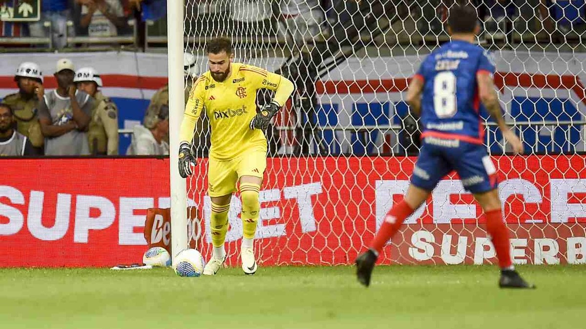Matheus Cunha fala da partida contra o Bahia e exalta disputa com Rossi Matheus Cunha fala da partida contra o Bahia e exalta disputa com Rossi