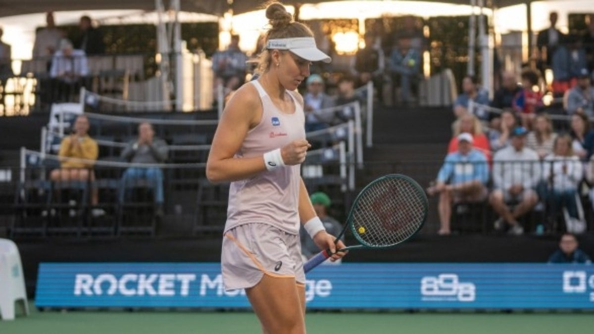 Bia Haddad arrasa espanhola e vai às quartas no WTA de Cleveland
