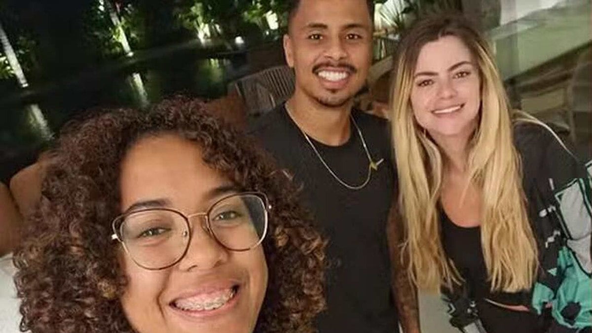 Jogador do Flamengo inicia tratamento para novo visual Jogador do Flamengo inicia tratamento para novo visual