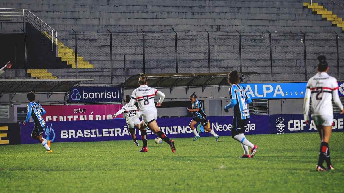 Em jogo com polêmica, São Paulo vence o Grêmio pelo Brasileirão Feminino Em jogo com polêmica, São Paulo vence o Grêmio pelo Brasileirão Feminino