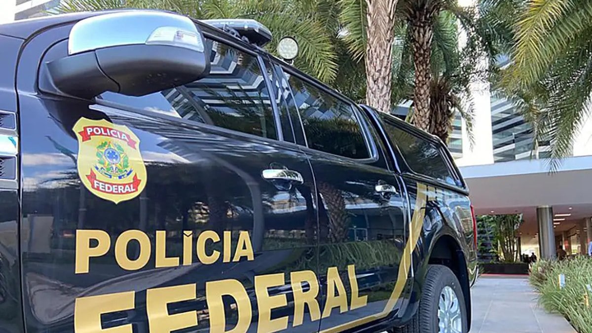 PF prende 14 em operação contra grupo suspeito de movimentar R$ 7,5 bi em fraudes PF prende 14 em operação contra grupo suspeito de movimentar R$ 7,5 bi em fraudes