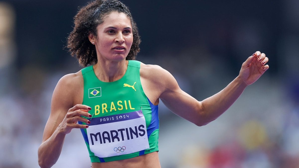 Valdileia Martins entra para história ao igualar recorde do Brasil em salto