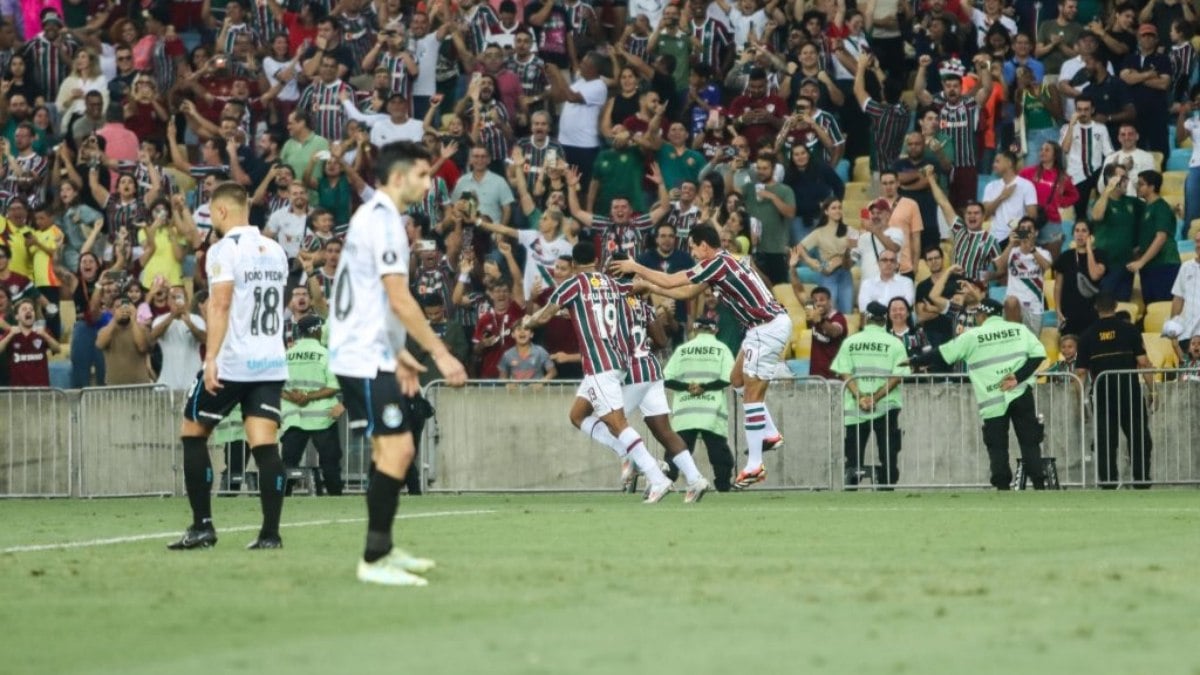 Fábio pega dois pênaltis e Fluminense avança na Libertadores; veja as notas Fábio pega dois pênaltis e Fluminense avança na Libertadores; veja as notas