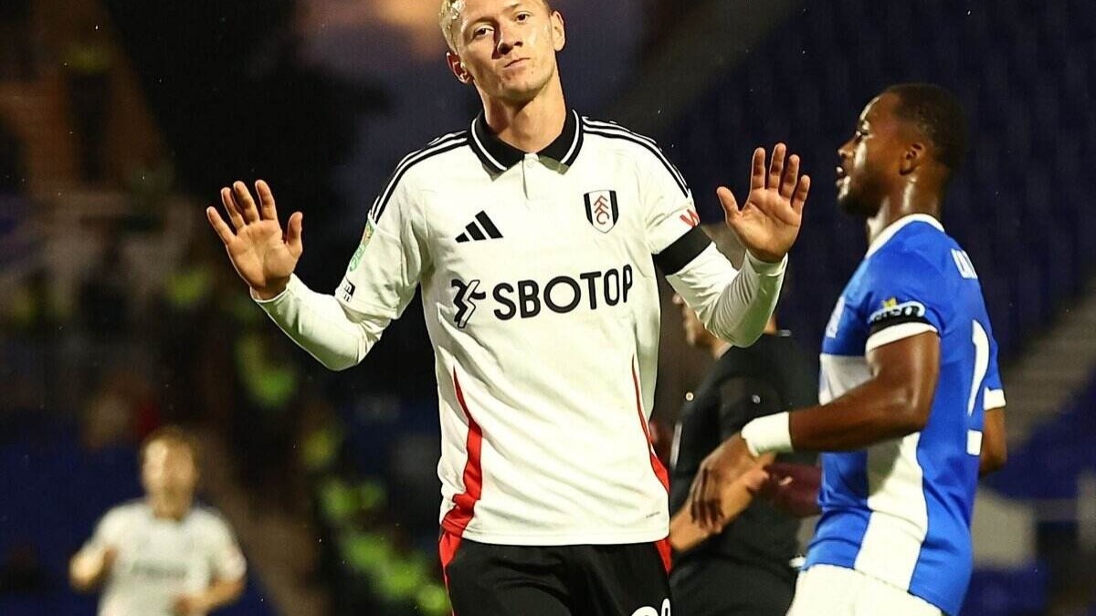 Com lei do ex, Fulham despacha o Birmingham na Copa da Liga Inglesa Com lei do ex, Fulham despacha o Birmingham na Copa da Liga Inglesa
