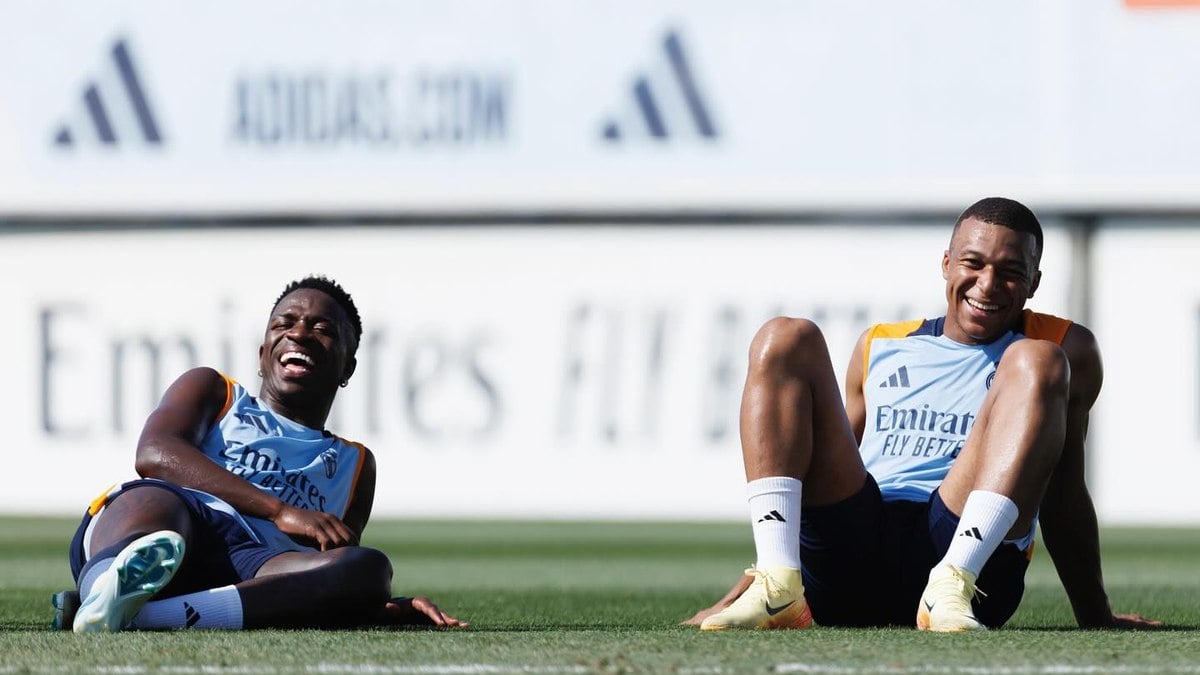 Ancelotti toma decisão sobre ‘disputa’ entre Vini Jr e Mbappé Ancelotti toma decisão sobre ‘disputa’ entre Vini Jr e Mbappé