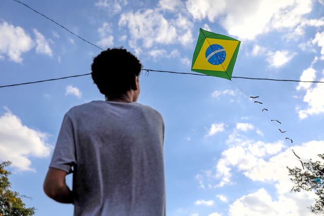Soltar pipas vira esporte no Acre e multa por venda de linhas cortantes chega a R$ 30 mil – ac24horas.com Soltar pipas vira esporte no Acre e multa por venda de linhas cortantes chega a R$ 30 mil – ac24horas.com