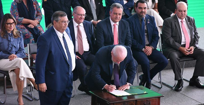 Plenário do Senado analisa projeto que susta parte de decreto de armas de Lula Plenário do Senado analisa projeto que susta parte de decreto de armas de Lula