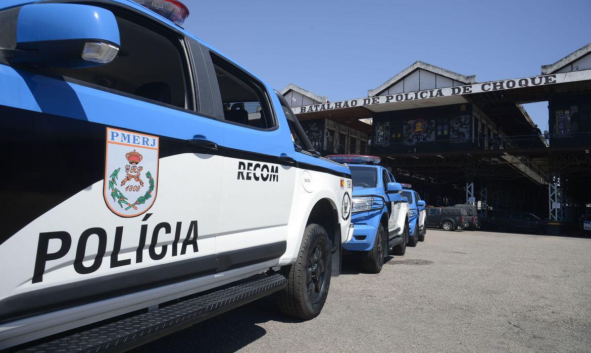 Operação da PM deixa 4 mortos e 3 feridos na Baixada Fluminense Operação da PM deixa 4 mortos e 3 feridos na Baixada Fluminense