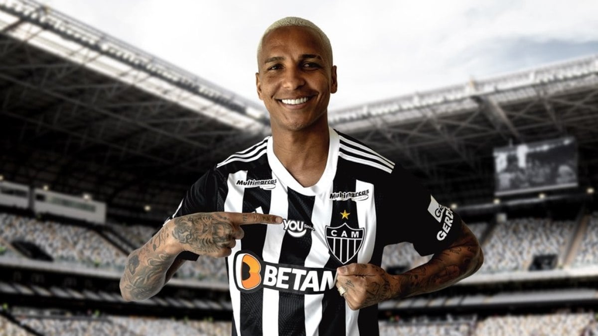 Atlético-MG anuncia a contratação de Deyverson